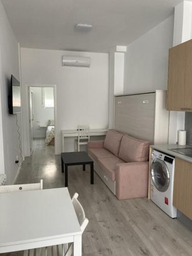 Pueblo Nuevo Apartments, Madrid