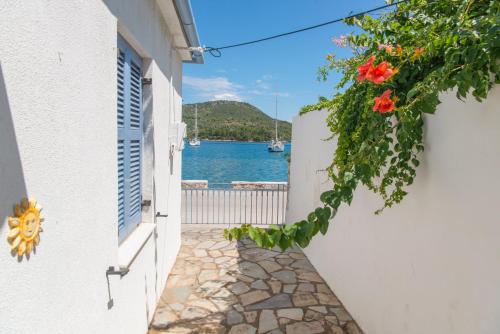 Cottage on the Sea Cottage on the Sea