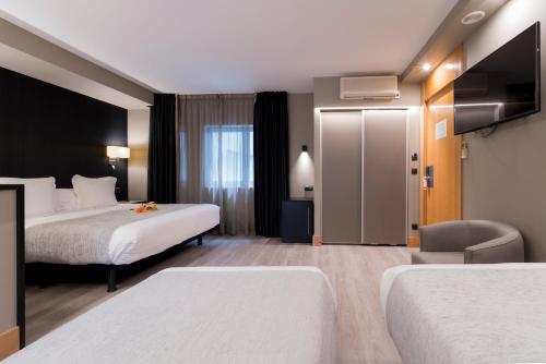 Hotel Plaza - image 2