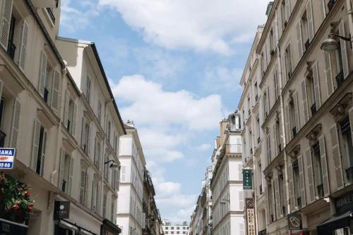 Central&Spacious 2BD Apart for 4 in Champs Elysées - image 4