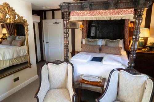 Worlington Hall Room Type - Deluxe Double Room