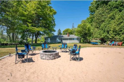 . Beautiful home on Lake Michigan, near Escanaba