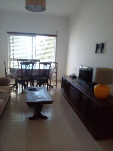 Lovely 4-Bed Apartment in Estombar