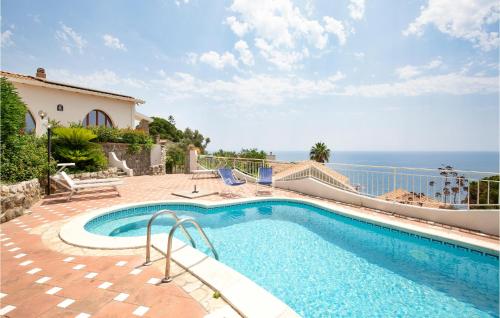 Beautiful Home In Staletti With Outdoor Swimming Pool, Wifi And 3 Bedrooms