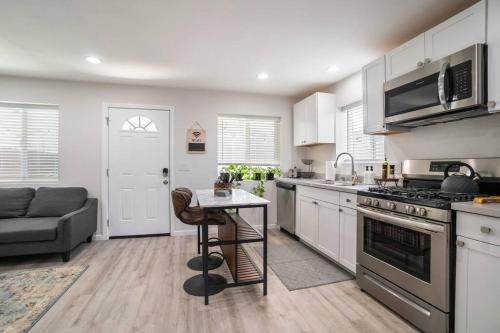 Urban Oasis: San Diego Bungalow Escape in San Diego, USA