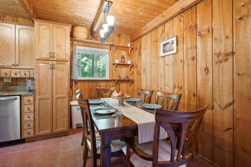 Wilmington Vacation Rental Near Hiking and Skiing!