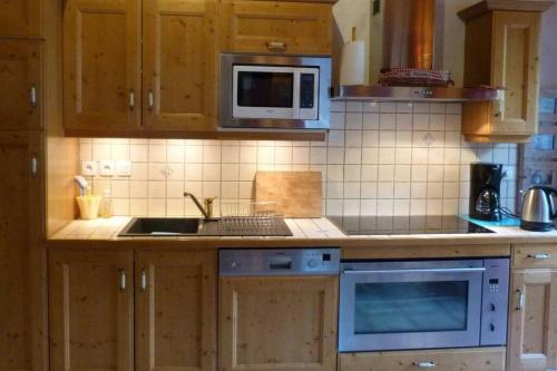 L'Aiglon - spacious 2-bedroom apartment with log fire in Station Sainte-Foy