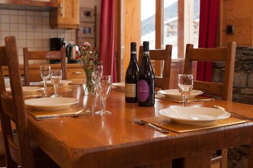 L'Aiglon - spacious 2-bedroom apartment with log fire in Station Sainte-Foy