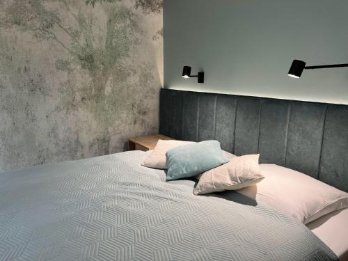 2 twin beds