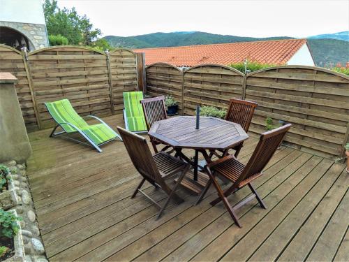 ระเบียง/ชานเรือน, Gite LEGRAND in พราด