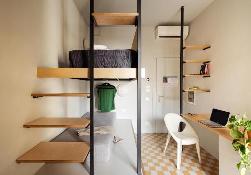 'RE-Dama Hostel - Tap to explore photos