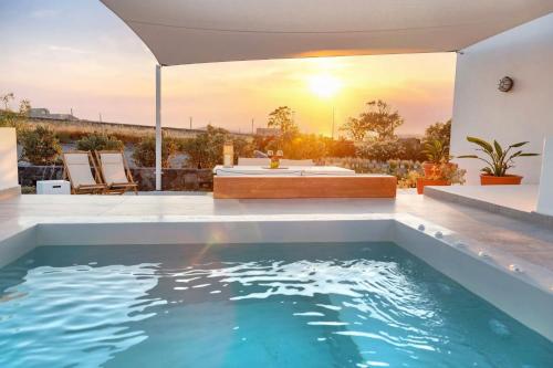 Wonderful Santorini House - Villa Mezzo Honeymoon - Private Pool - Sea Views & Plunge Pool - Finikia-Oia