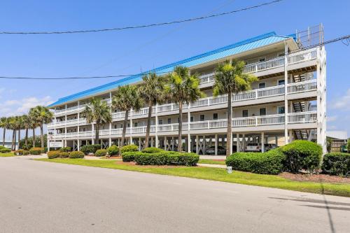 Surf City Vacation Rental Walk to Beach!