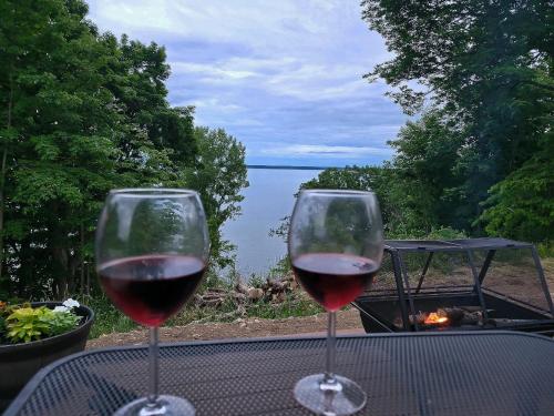 Apkārtne, Unique waterfront house with private beach in Howe Island