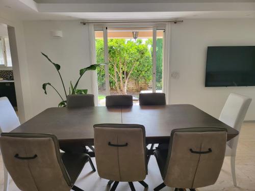 Facilities, Rez-de-Villa "Clos Saint-Sauveur" modern and chic, 160m2, swimming pool, terrace in Maure
