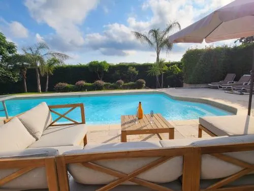 Rez-de-Villa "Clos Saint-Sauveur" modern and chic, 160m2, swimming pool, terrace photo 2