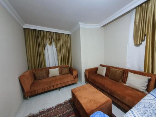 Lovely Specious 2 bedroom suite apartment Near IST Airport Shuttle option