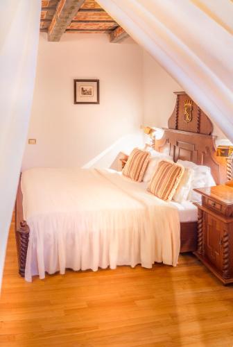 The King Charles - image 7
