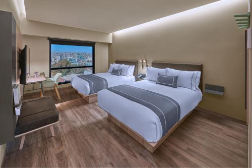 2 double beds