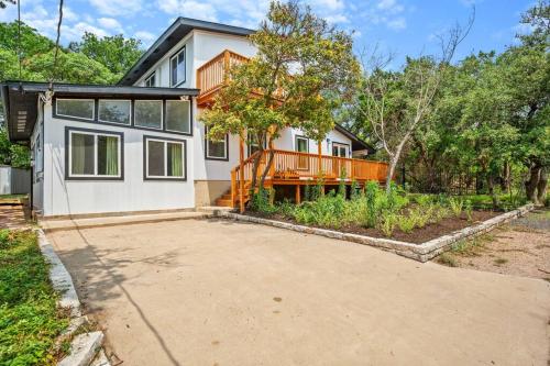 Lux Lake Travis in Austin, USA