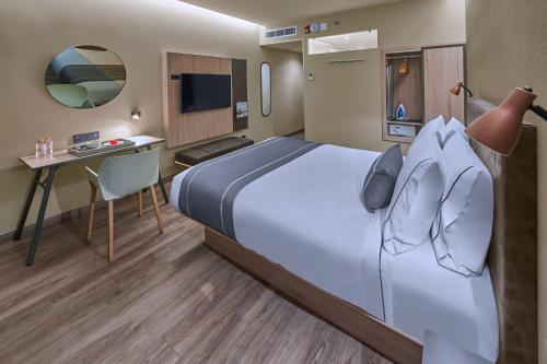 477367446 City Express Plus by Marriott Tijuana