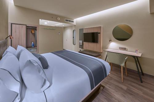 477367469 City Express Plus by Marriott Tijuana