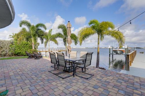 St Pete Beach with Boat Dock on Boca Ciega Bay!, Сент-Пит-Бич