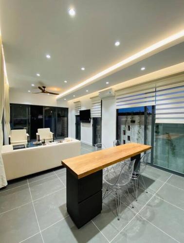 Villa co ho boi rieng tai Lang Phuoc Hai near Long Tan Cross