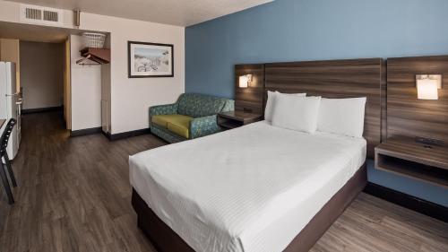 SureStay Hotel by Best Western Virginia Beach Royal Clipper - image 8