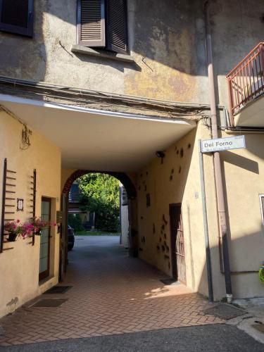  vicolo forno, Ferienwohnung in Mercallo