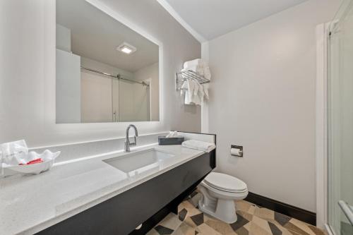 SureStay Hotel by Best Western Virginia Beach Royal Clipper - image 6