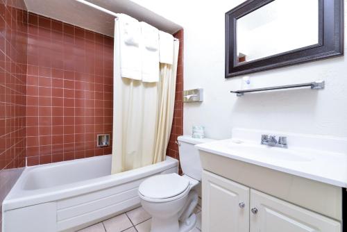 Americas Best Value Inn Loma Lodge - image 3