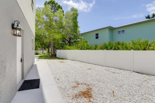 Pet-Friendly Seminole Vacation Rental Apt with Yard!