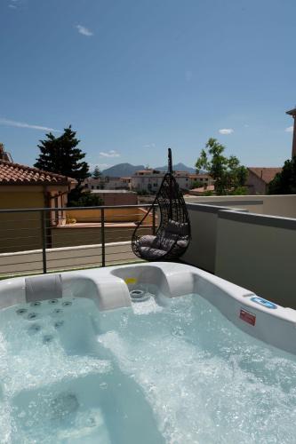 Kümblustünn, Hotel Gli Ulivi in Orosei