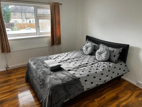 Good priced Accommodation in Hayes 1