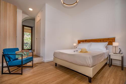 Deluxe Suite with Sea View image 7