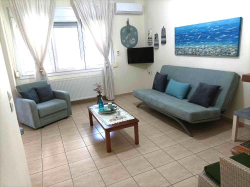  Menexe Apartments-Karavi in 63081 Neos Marmaras