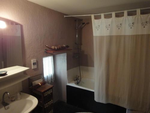 La Picholine, chambre lavande in Courry