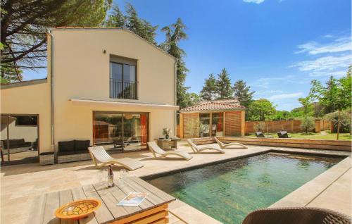 Beautiful Home In Vagnas With Wifi, Private Swimming Pool And 5 Bedrooms - Location saisonnière - Vagnas