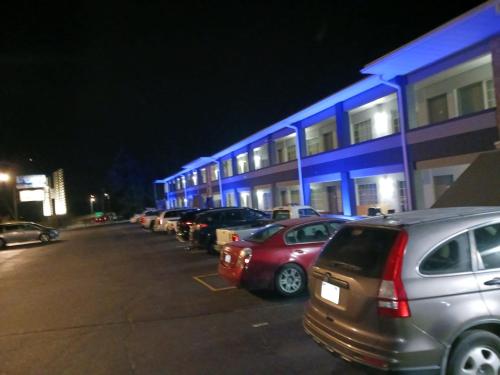 Riverside Inn and Suites - main image