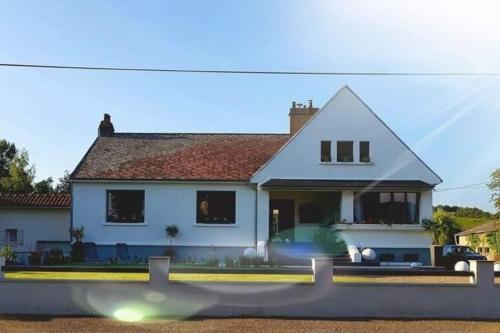 La Villa d'Aurel de 140m2, 2 hectares de nature gîte à louer Azincourt