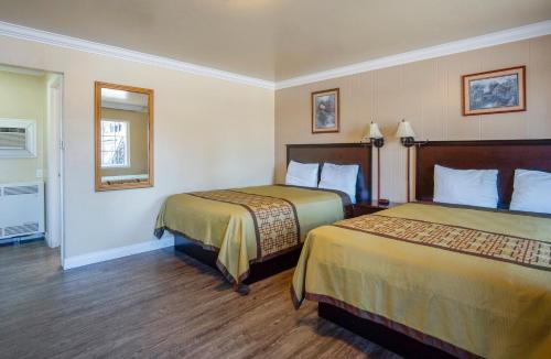 Charm Motel & Suites in Burney (CA)