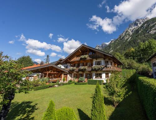 Ferienhaus Alpenblick - Apartment - Mittenwald