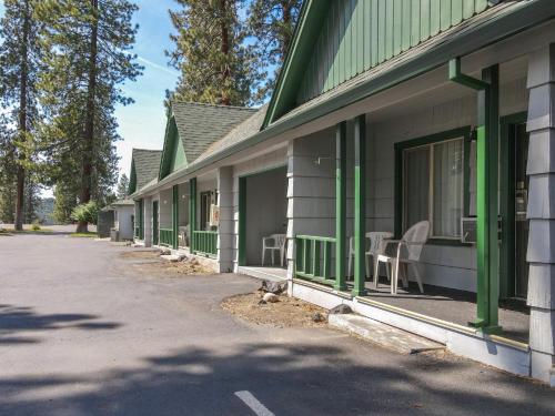 Green Gables Motel & Suites - 숙소 외관