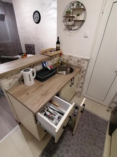 Konyha, JM Apartman in Ljubićki kej