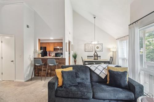 Overland Park Condo, Close to Lakes and Parks! in Overland Park, USA