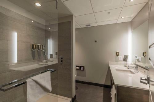 477443448 Hôtel & Suites Normandin Lévis