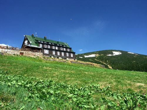 Horska Bouda Dvoracky in โรคีท์นิซ นาด จิเซรู