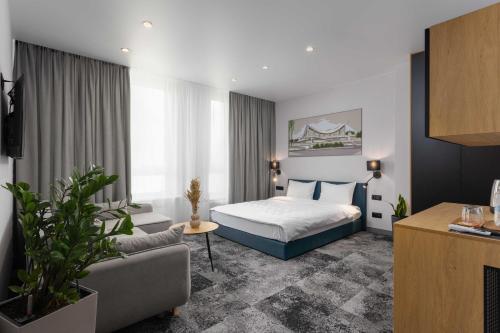1 queen bed, 1 sofa bed