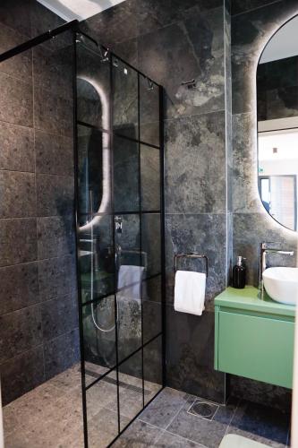 Treetop Apartments Treetop Apartments